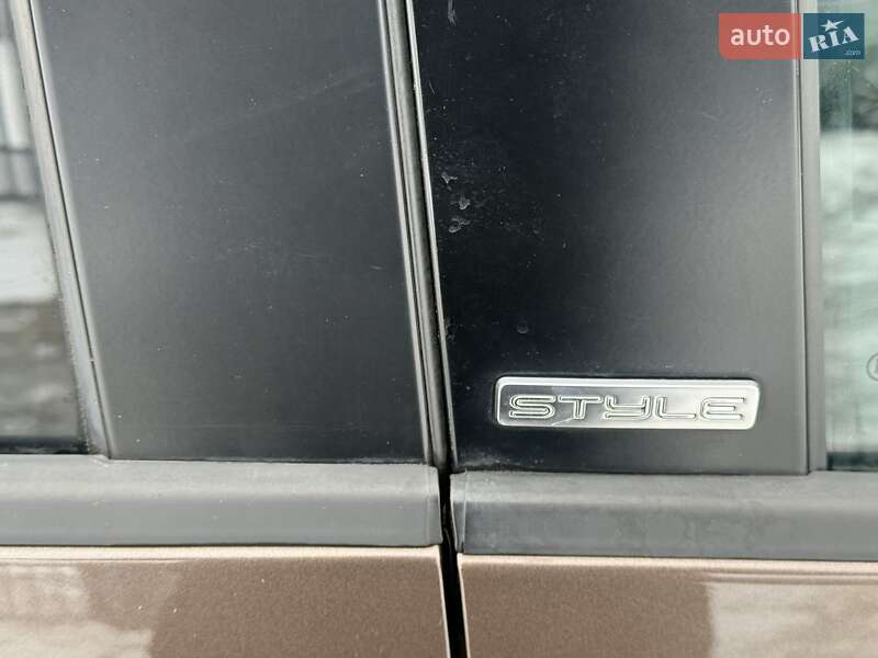 Минивэн Volkswagen Touran 2012 в Сарнах фото 45 Минивэн Volkswagen Touran 2012 в Сарнах