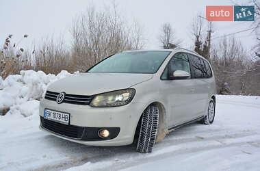 Минивэн Volkswagen Touran 2010 в Золочеве