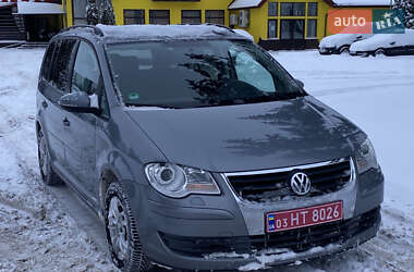 Минивэн Volkswagen Touran 2010 в Вознесенске