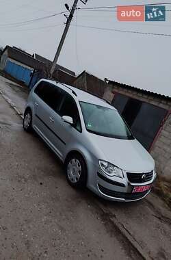 Мінівен Volkswagen Touran 2009 в Запоріжжі