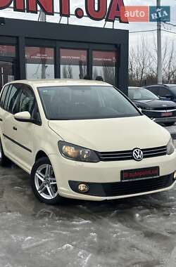 Минивэн Volkswagen Touran 2015 в Белогородке