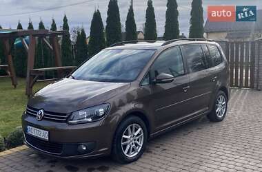 Мінівен Volkswagen Touran 2015 в Дубечне