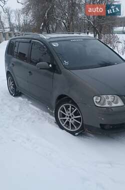 Минивэн Volkswagen Touran 2007 в Хотине