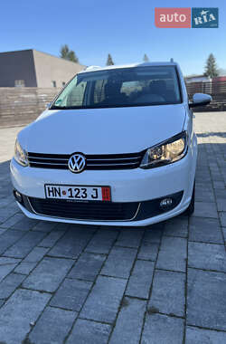 Минивэн Volkswagen Touran 2014 в Тячеве