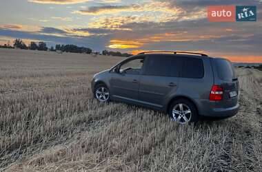 Минивэн Volkswagen Touran 2005 в Белогородке