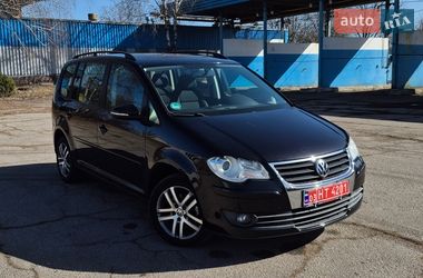 Минивэн Volkswagen Touran 2010 в Полтаве