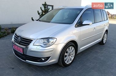 Минивэн Volkswagen Touran 2009 в Луцке