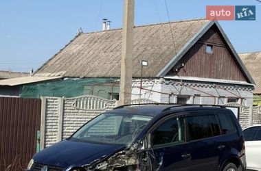 Мінівен Volkswagen Touran 2004 в Запоріжжі