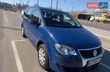 Минивэн Volkswagen Touran 2009 в Киеве