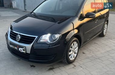Минивэн Volkswagen Touran 2010 в Виноградове