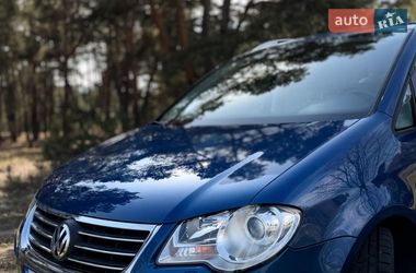 Минивэн Volkswagen Touran 2009 в Горишних Плавнях