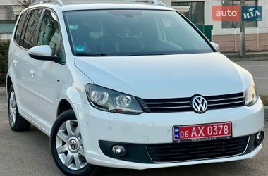 Мінівен Volkswagen Touran 2014 в Житомирі