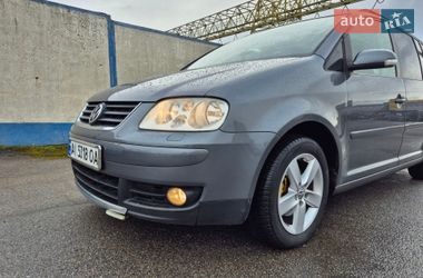 Минивэн Volkswagen Touran 2006 в Киеве