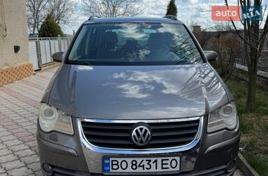 Минивэн Volkswagen Touran 2007 в Гусятине