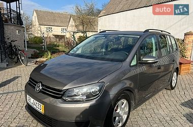 Минивэн Volkswagen Touran 2011 в Гнивани