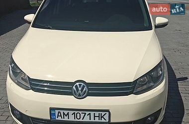 Минивэн Volkswagen Touran 2015 в Казатине
