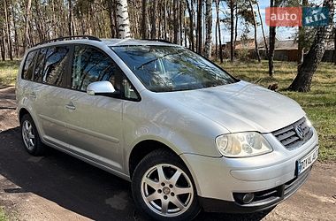 Минивэн Volkswagen Touran 2005 в Ахтырке