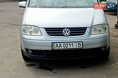 Минивэн Volkswagen Touran 2004 в Киеве