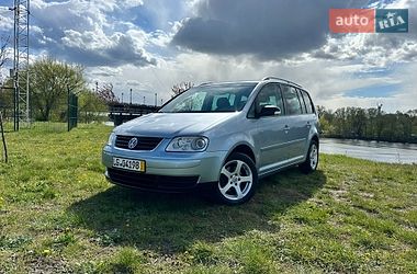 Минивэн Volkswagen Touran 2006 в Киеве