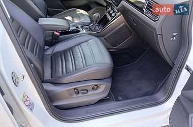 Микровэн Volkswagen Touran 2021 в Болехове