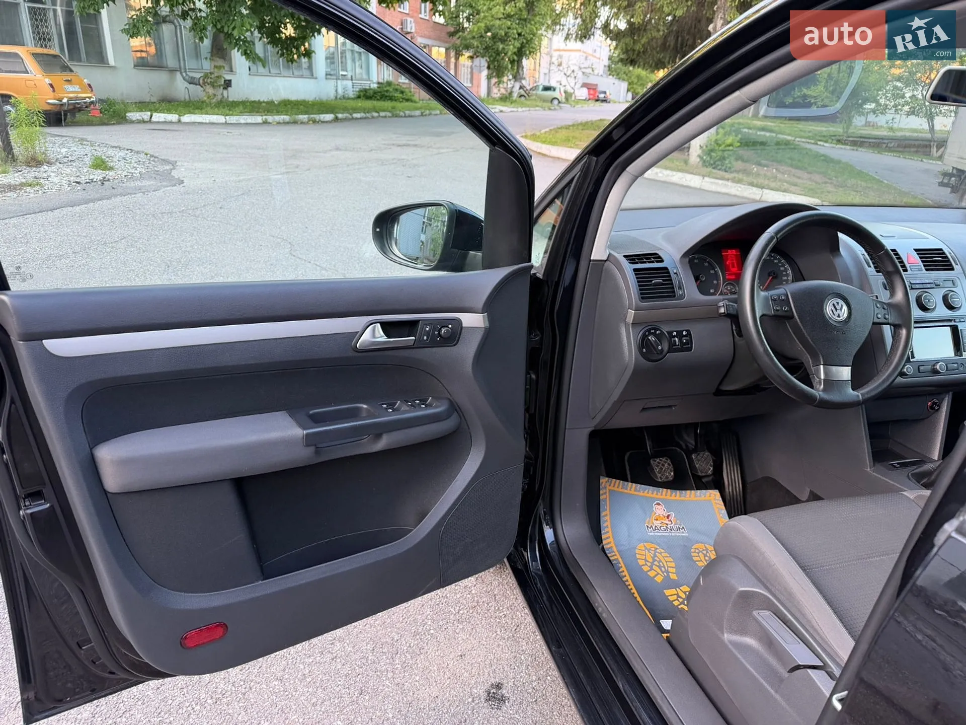 2010 Volkswagen Touran - мініатюра 38