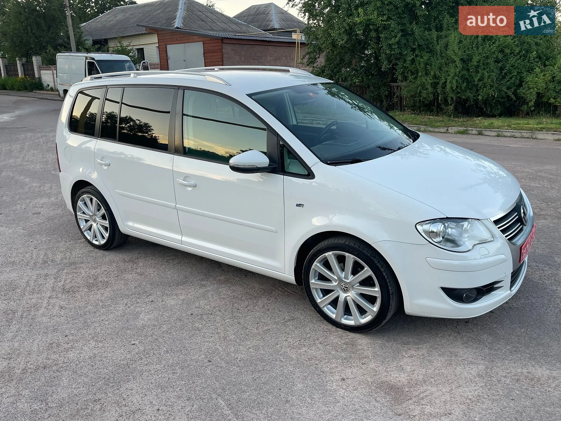 2010 Volkswagen Touran - мініатюра 195