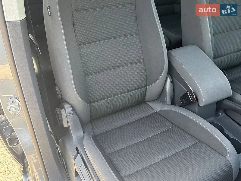Volkswagen Touran 2009 VIN WVGZZZ1TZAW040023 фото оголошення 30 з 76