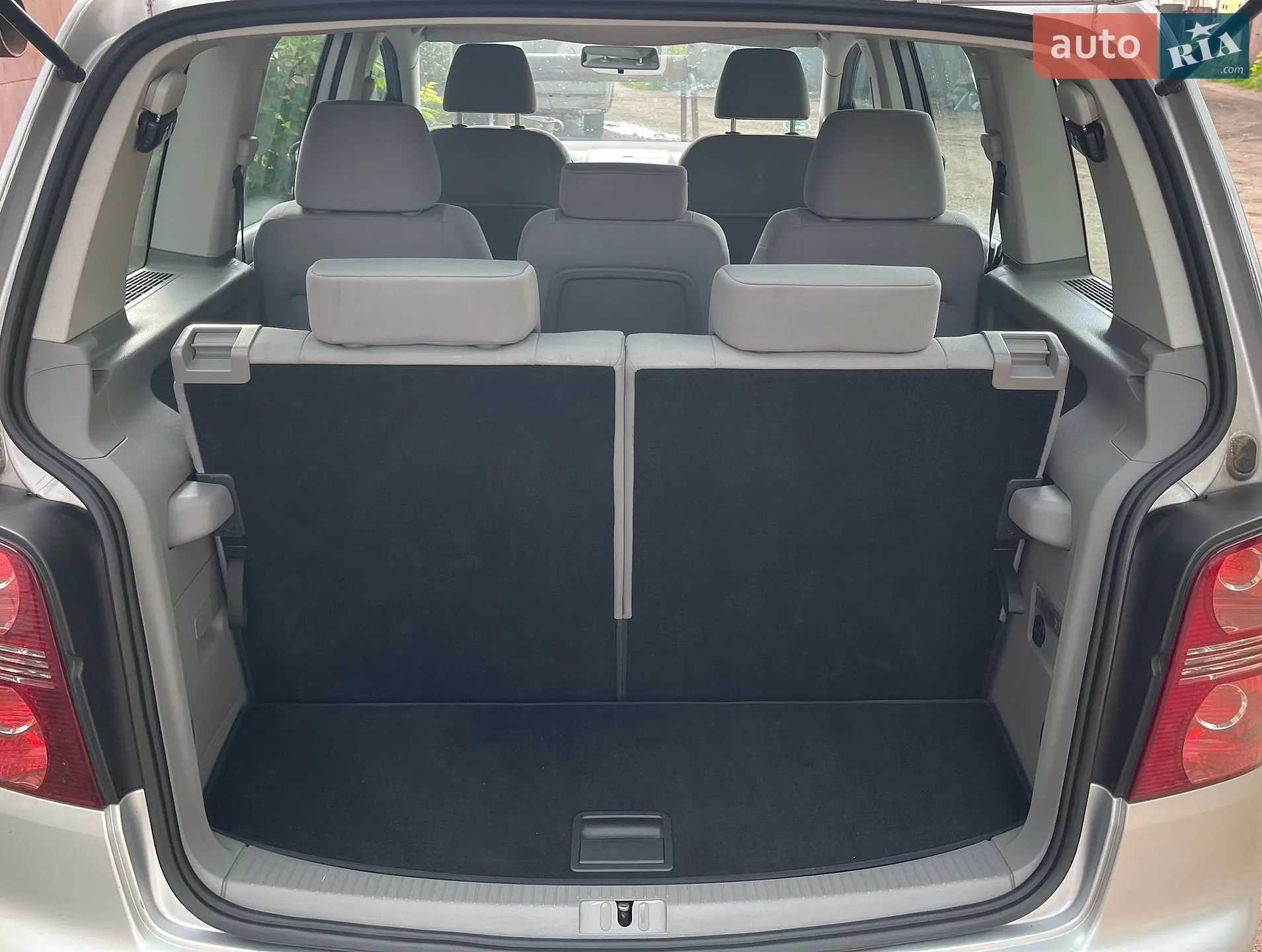 2010 Volkswagen Touran - мініатюра 156