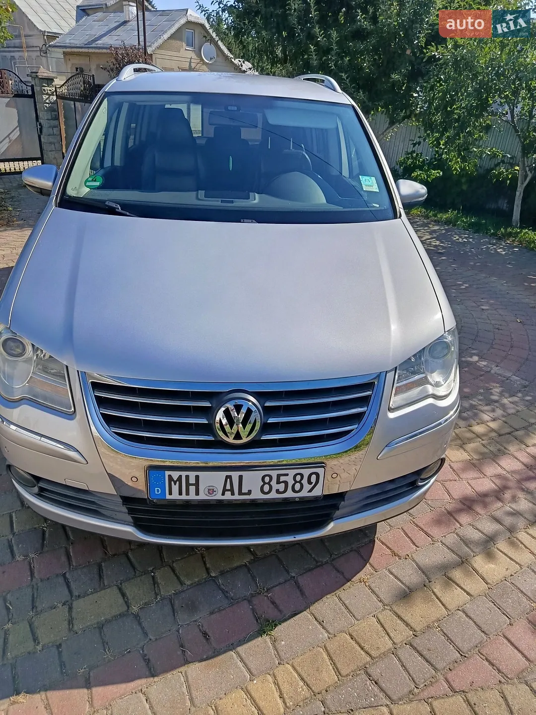 2010 Volkswagen Touran - фото 1