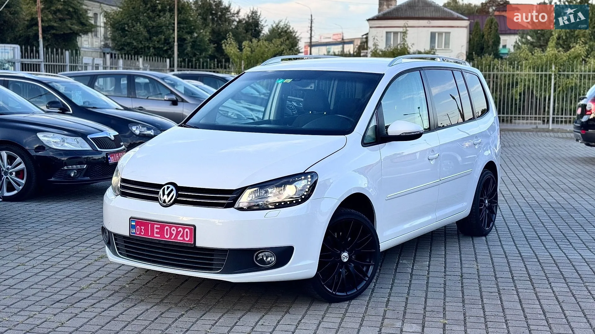 2011 Volkswagen Touran - фото 1