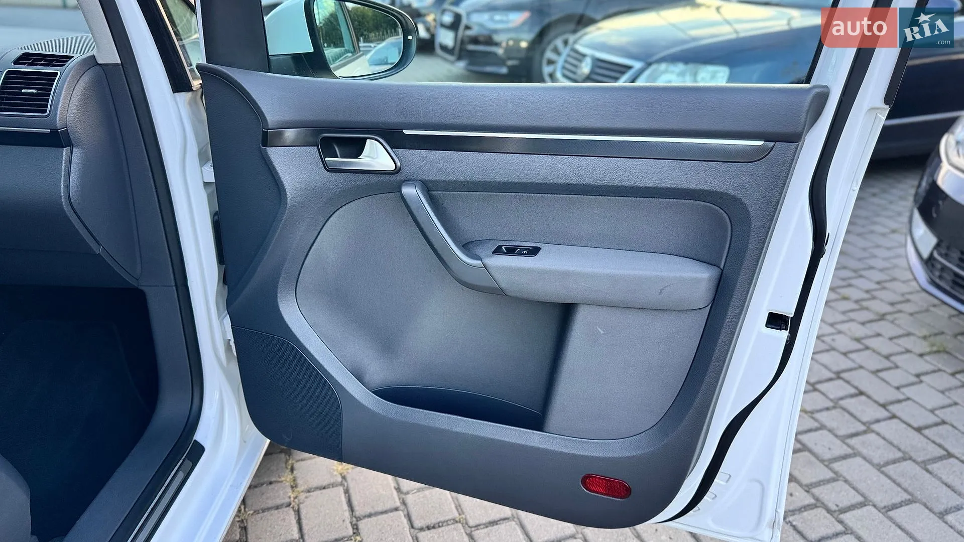 2011 Volkswagen Touran - мініатюра 27