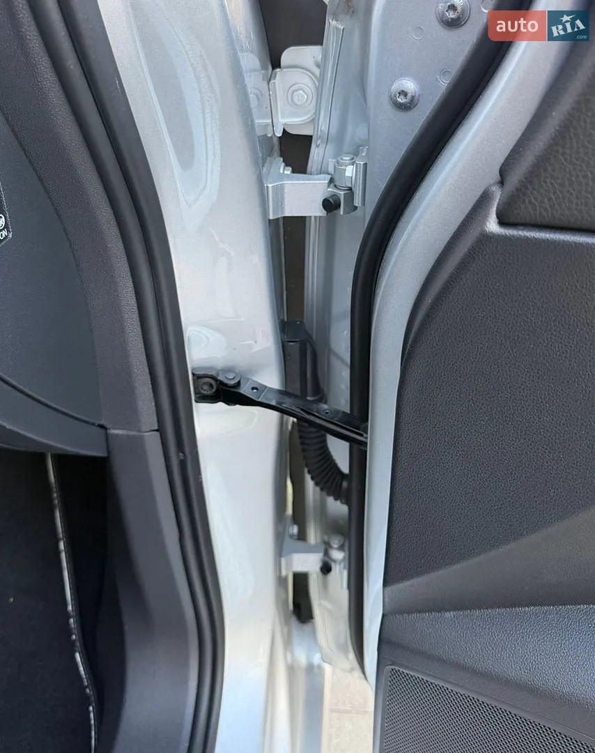 2016 Volkswagen Touran - мініатюра 32