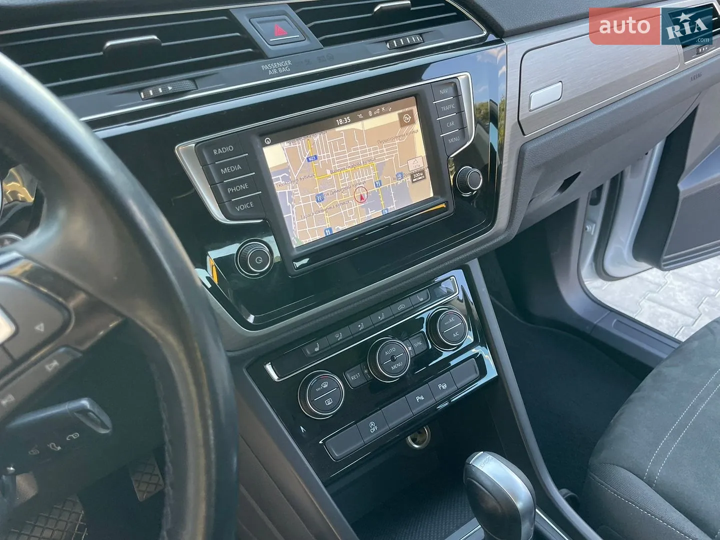 2017 Volkswagen Touran - мініатюра 76