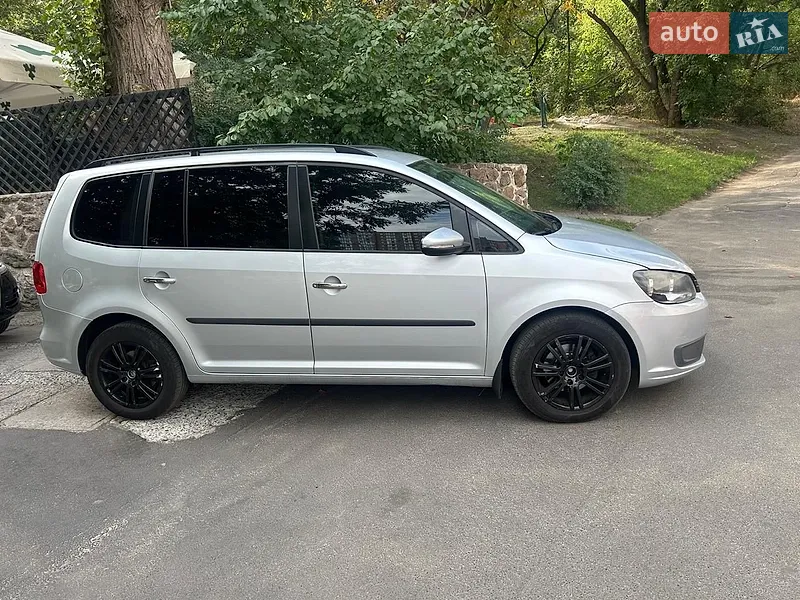 Volkswagen Touran 2011