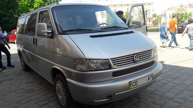 Грузопассажирский фургон Volkswagen Transporter 2003 в Черновцах