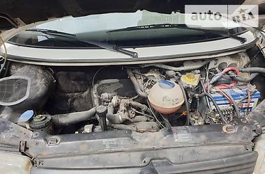 Вантажопасажирський фургон Volkswagen Transporter 2001 в 