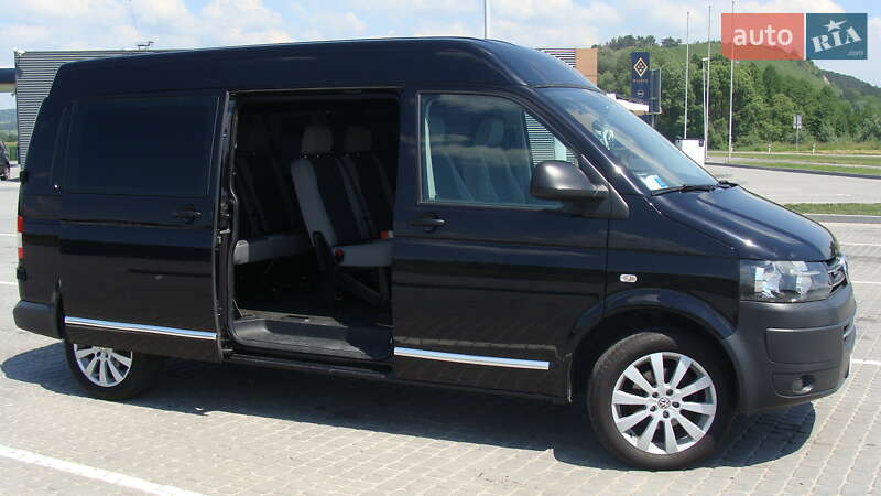 Минивэн Volkswagen Transporter 2015 в Николаеве