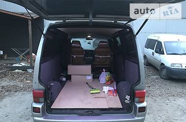 Вантажопасажирський фургон Volkswagen Transporter 2000 в 