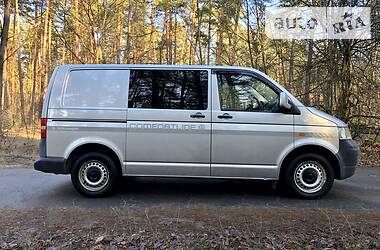 Вантажопасажирський фургон Volkswagen Transporter 2006 в Києві