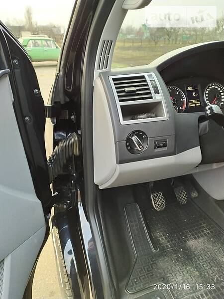 Грузовой фургон Volkswagen Transporter 2012 в Южном