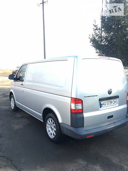 Вантажопасажирський фургон Volkswagen Transporter 2011 в Хусті