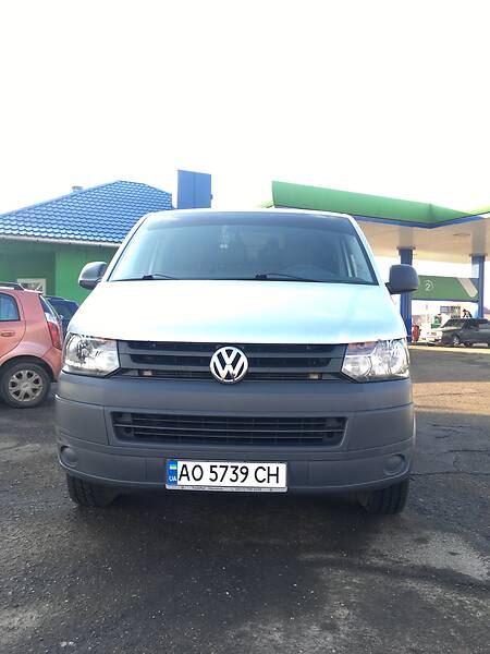 Вантажопасажирський фургон Volkswagen Transporter 2011 в Хусті