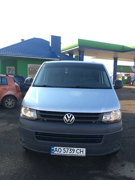 Вантажопасажирський фургон Volkswagen Transporter 2011 в Хусті