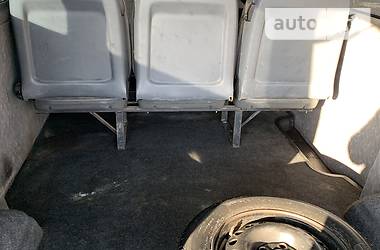 Вантажопасажирський фургон Volkswagen Transporter 2001 в 