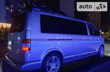 Вантажопасажирський фургон Volkswagen Transporter 2010 в 