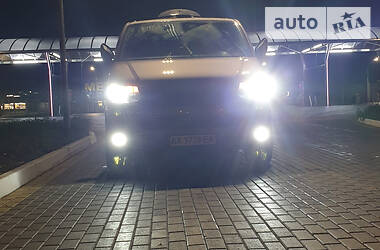 Вантажопасажирський фургон Volkswagen Transporter 2010 в 