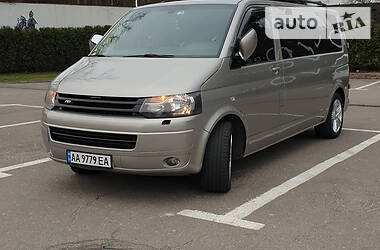 Вантажопасажирський фургон Volkswagen Transporter 2010 в 