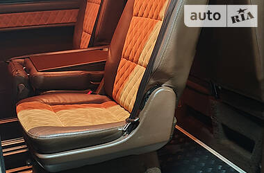 Вантажопасажирський фургон Volkswagen Transporter 2010 в 
