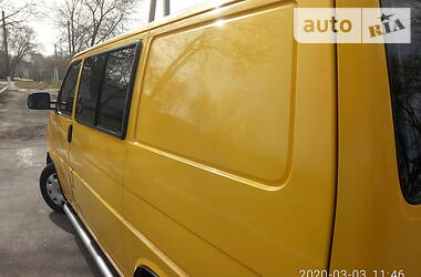 Вантажопасажирський фургон Volkswagen Transporter 2001 в 