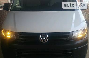 Вантажопасажирський фургон Volkswagen Transporter 2015 в Луцьку